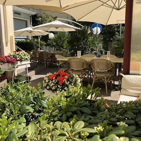 Hotel Arpa Rimini Exterior photo