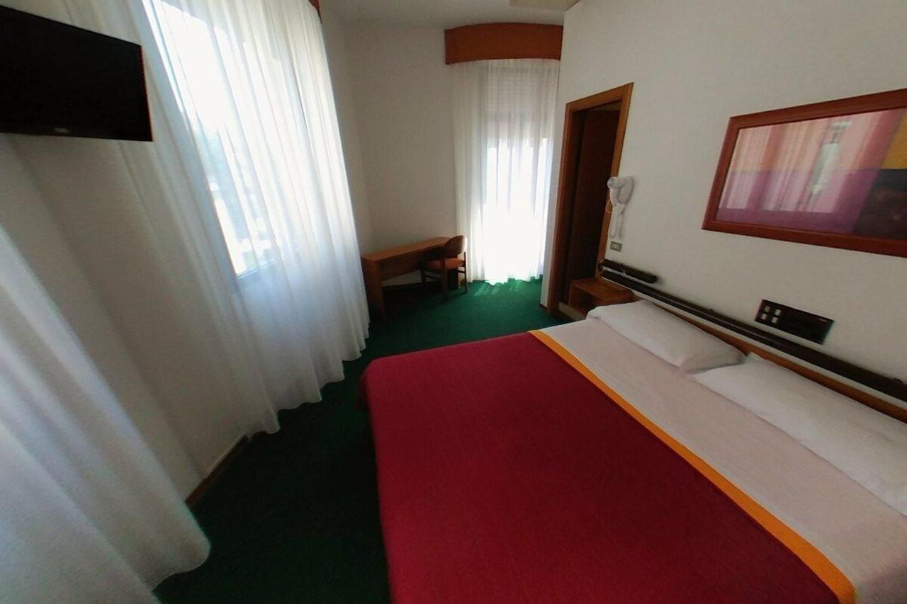Hotel Arpa Rimini Exterior photo