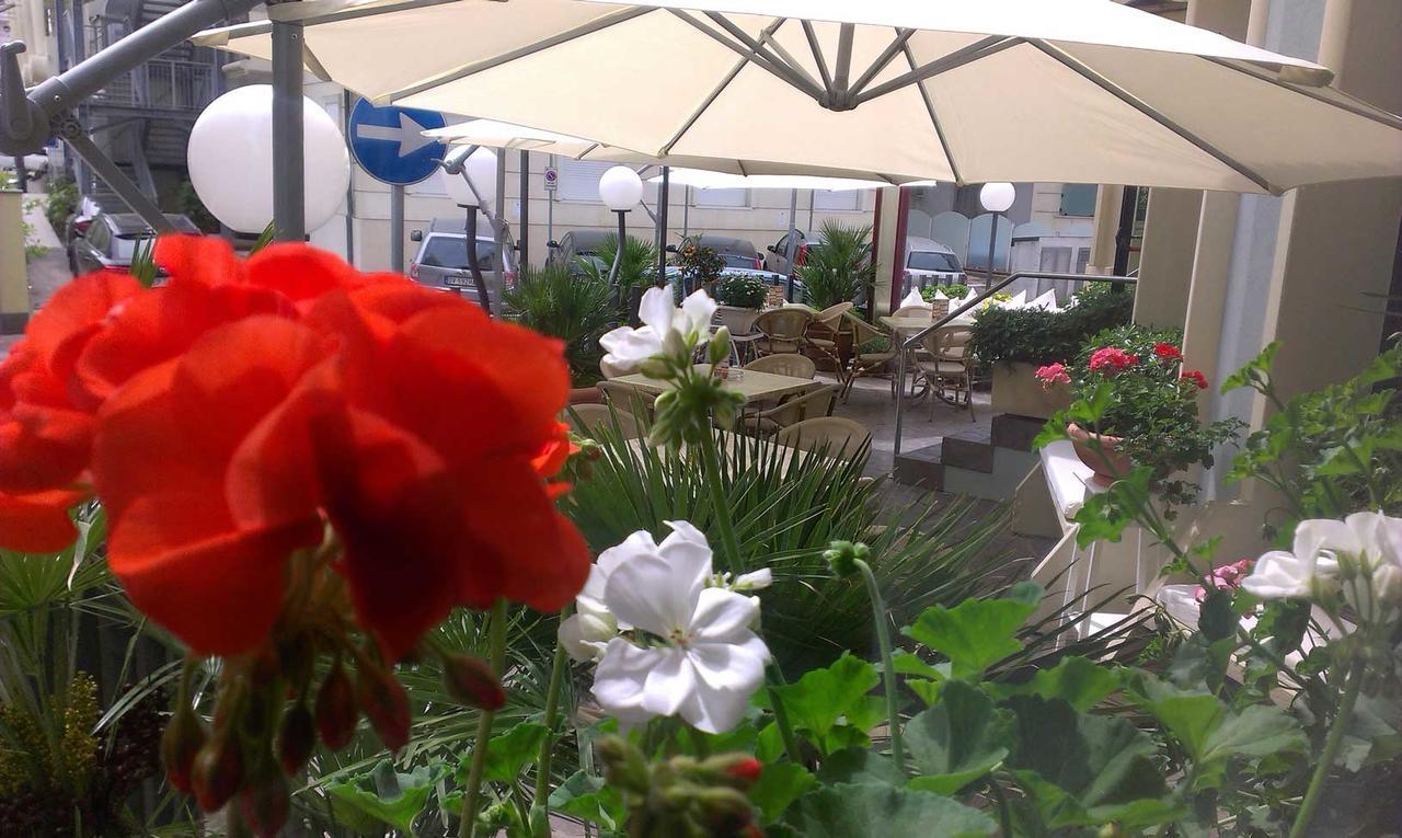 Hotel Arpa Rimini Exterior photo