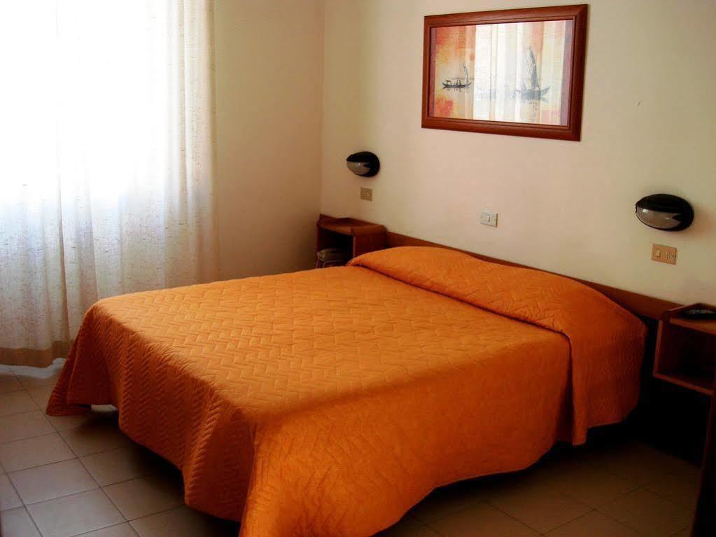 Hotel Arpa Rimini Exterior photo
